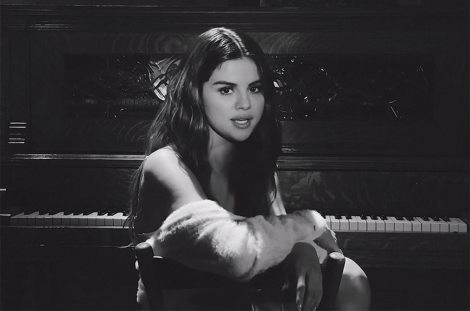 Selena Gomez releases alternative 'Lose You To Love Me' video.