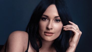 Kacey Musgraves unveils 'Oh, What A World 2.0'