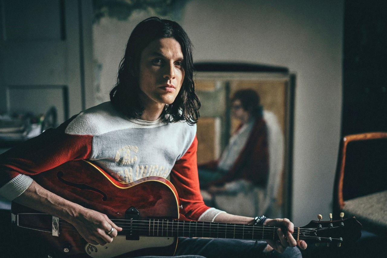 James Bay Drops Powerful New Single 