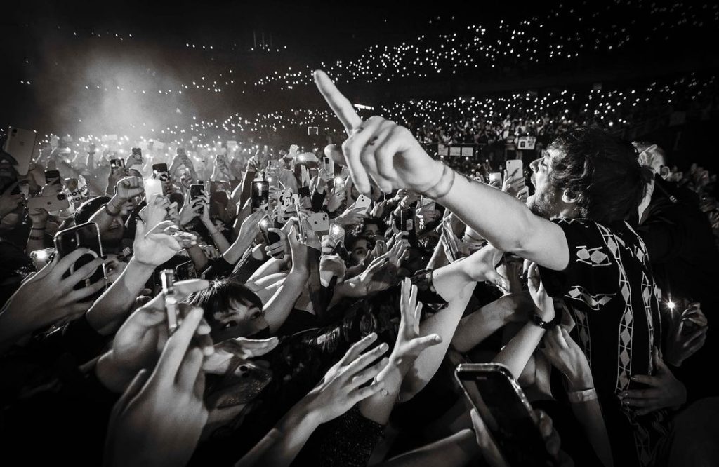 Louis Tomlinson at his concert during the global Walls tour.