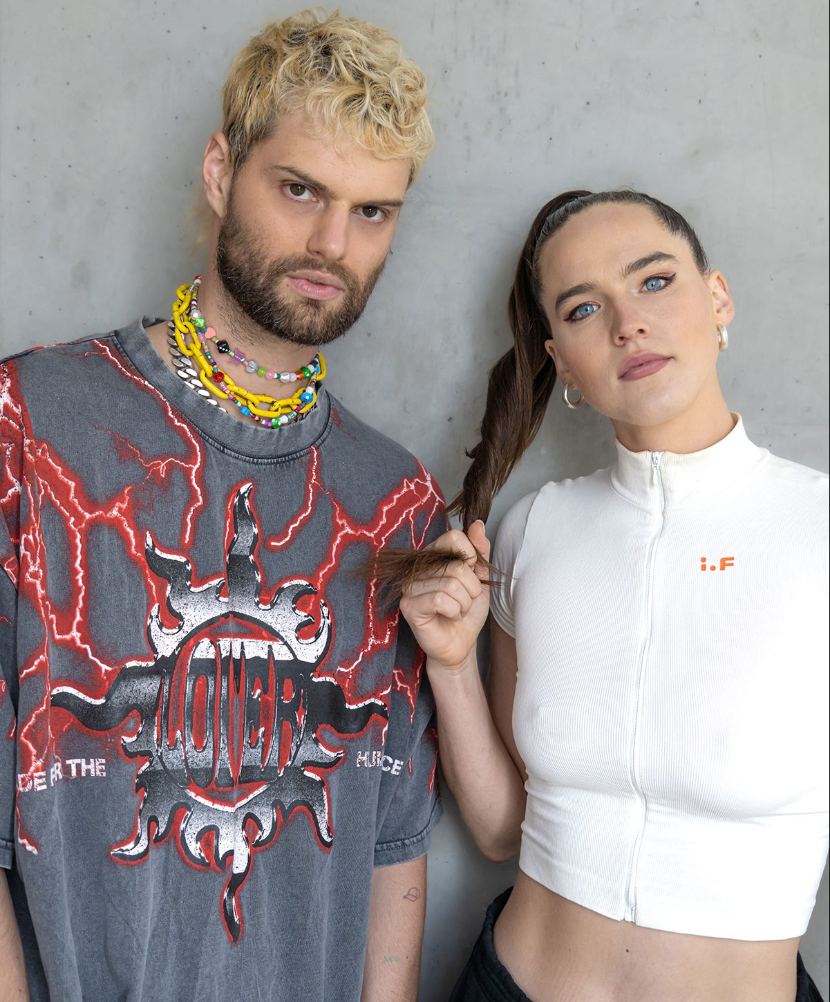 Sofi Tukker end their historic 2022 with this beautiful cover of Snow  Patrol's classic “Chasing Cars” - CelebMix