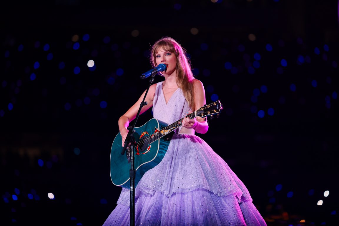 CONCERT REVIEW – Taylor Swift – Los Angeles - CelebMix