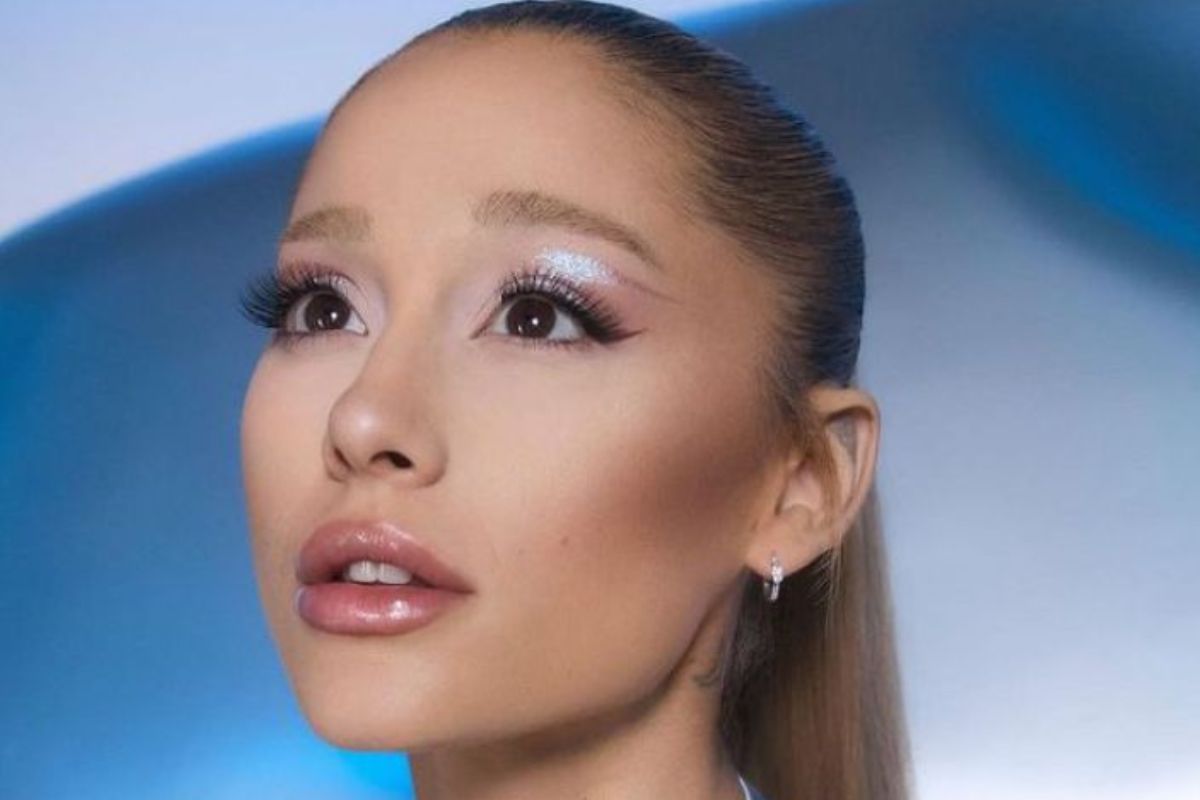 Ariana Grande teases 2024 album release “See You Next Year” : r