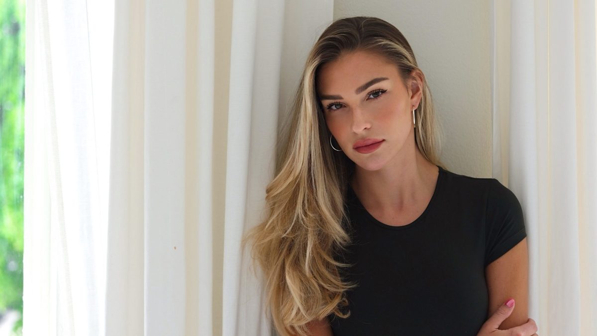 Zara Mcdermott To Explore Thailand In New Bbc Three Documentary Celebmix Zara Mcdermott To Explore Thailand In New Bbc Three Documentary Celebmix