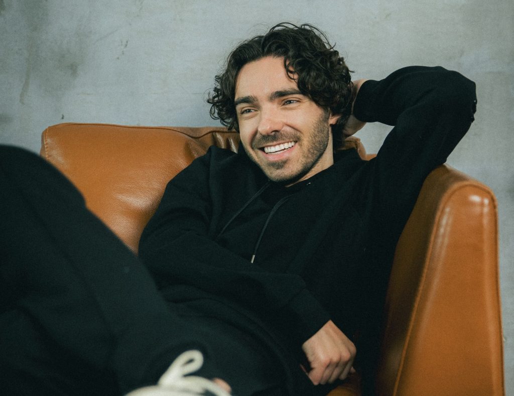 Nathan Sykes Spreads His Wings With Dreamy New Single ‘Butterflies’ Nathan Sykes