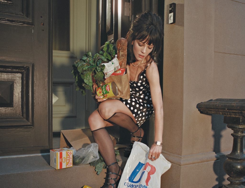 Lily Allen is BACK! Singer announces details of “vulnerable” new album ‘West End Girl’ Lily Allen