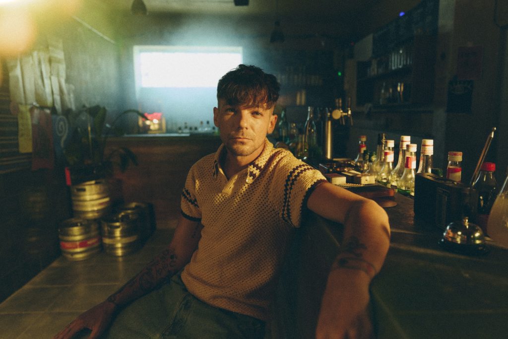 Louis Tomlinson Drops New Single “Palaces” Ahead of 2026 Album