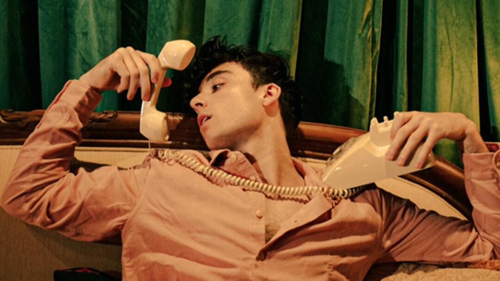 Modern Oli Debuts ‘One of Those Faces’ With a Self-Aware Pop Perspective Modern Oli Debuts ‘One of Those Faces’ With a Self-Aware Pop Perspective